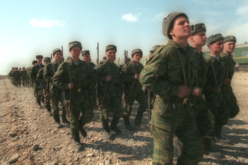 Russian_Army_soldiers_in_Khankala,_Chechnya.jpg